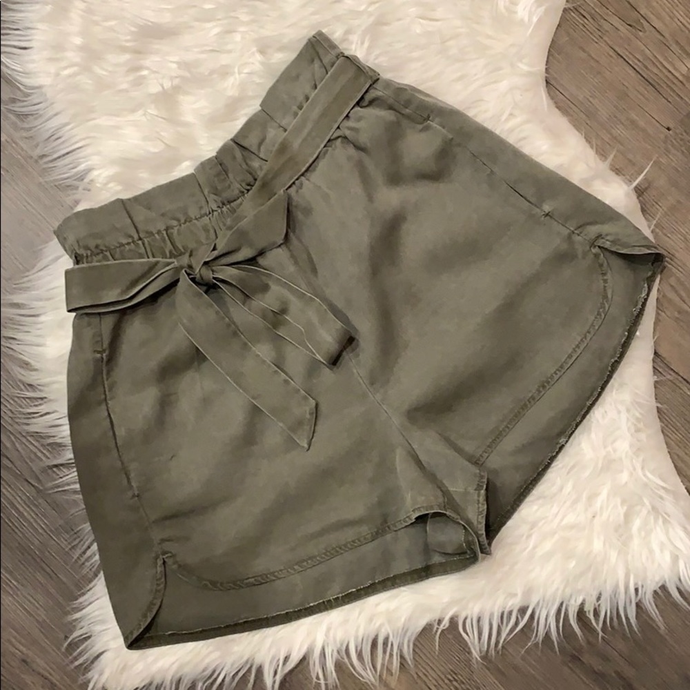 Express Extreme High Rise Short - Medium